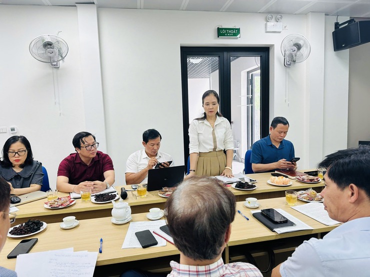THƯỜNG TRỰC ĐẢNG ỦY PHƯỜNG LÀM VIỆC VỚI CẤP ỦY CHI BỘ, BAN GIÁM ĐỐC TRẠM Y TẾ PHƯỜNG LÁNG- Ảnh 2.