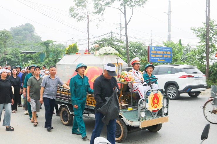 UBND xã Quốc Oai tổ chức Lễ truy điệu và an táng hài cốt Liệt sĩ Trần Văn Bằng- Ảnh 9.