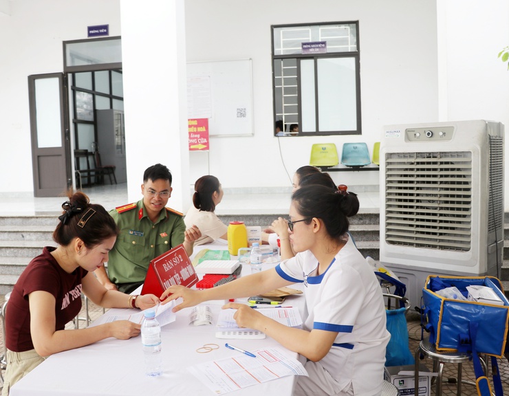 Xã Trần Phú: tổ chức khám sàng lọc ung thư gan và tầm soát bệnh lý tuyến giáp, ổ bụng năm 2026- Ảnh 4.