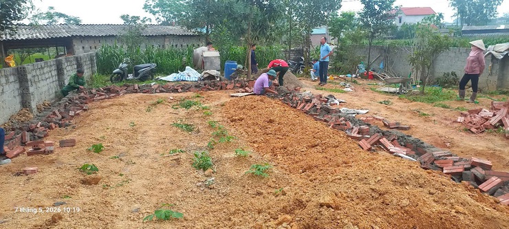 Xã Vật Lại kiểm tra, xử lý trường hợp xây dựng vi phạm trên đất nông nghiệp của hộ gia đình ông Phùng Văn Mạnh, tại xóm Lọc, thôn Vật Lại 1- Ảnh 3.