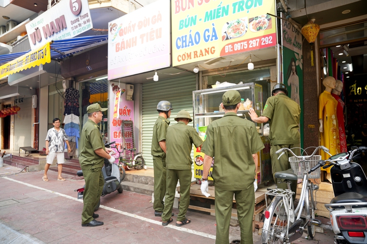 TĂNG CƯỜNG TRẬT TỰ ĐÔ THỊ – GIỮ GÌN MÔI TRƯỜNG SỐNG XANH, SẠCH, ĐẸP- Ảnh 1.