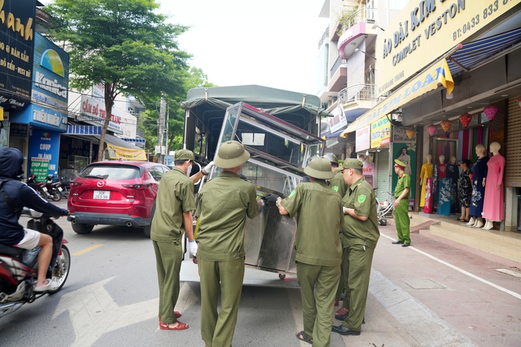 TĂNG CƯỜNG TRẬT TỰ ĐÔ THỊ – GIỮ GÌN MÔI TRƯỜNG SỐNG XANH, SẠCH, ĐẸP- Ảnh 2.