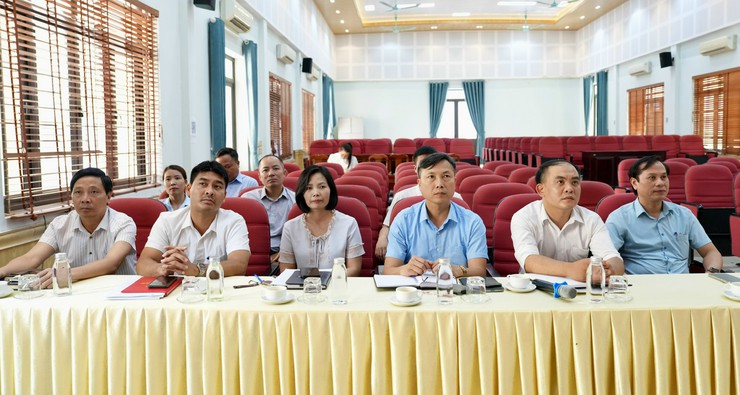 Đoàn ĐBQH sau Kỳ hợp thứ Nhất, Quốc hội khóa XVI tiếp xúc cử tri Đơn vị số 05- Ảnh 4.