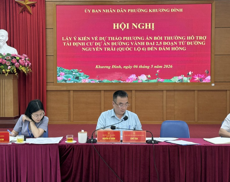 Phường Khương Đình tổ chức lấy ý kiến nhân dân về phương án bồi thường, hỗ trợ, tái định cư dự án đường vành đai 2,5
- Ảnh 2.