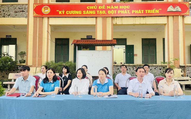 Hội Liên hiệp Phụ nữ xã tổ chức hội nghị tuyên truyền pháp luật hình sự đối với người dưới 18 tuổi; tuyên truyền phòng chống tai nạn thương tích cho học sinh tại trường THCS Vân Phúc- Ảnh 2.