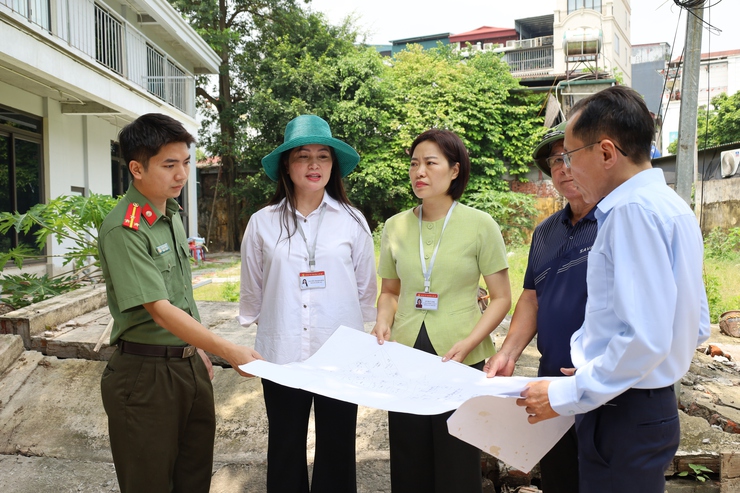 Phường Bồ Đề: Sâu sát cơ sở, đẩy mạnh Giải phóng mặt bằng Dự án cầu Trần Hưng Đạo với phương châm "Ý Đảng hợp lòng dân"- Ảnh 2.
