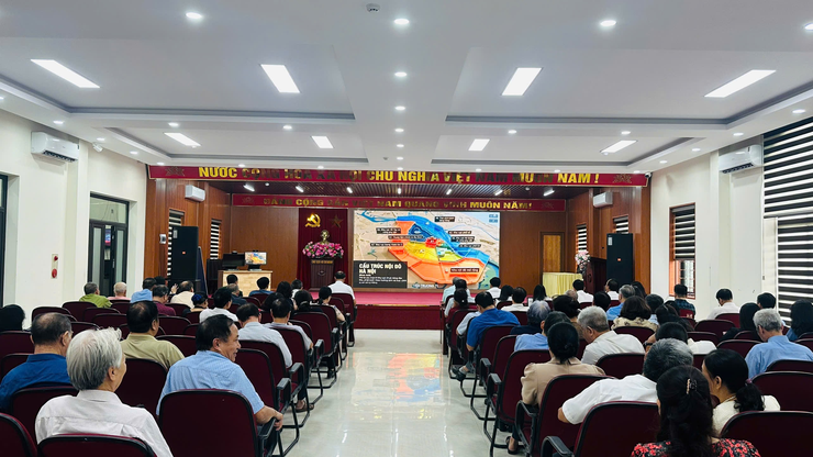 PHƯỜNG ĐỊNH CÔNG TỔ CHỨC TIẾP SÓNG HỘI NGHỊ TRỰC TUYẾN TRIỂN KHAI THI HÀNH LUẬT THỦ ĐÔ SỐ 02/2026/QH16- Ảnh 1.