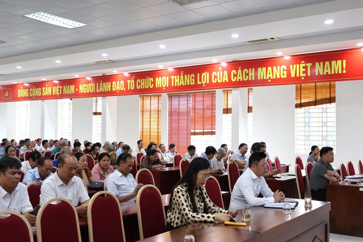 Đông Ngạc tham dự hội nghị đại biểu Quốc hội tiếp xúc với cử tri tại đơn vị bầu cử số 5 sau Kỳ họp thứ Nhất- Ảnh 1.