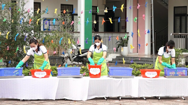 Lễ tổng kết Tháng hành động về An toàn thực phẩm và phát động vệ sinh môi trường, khử khuẩn, phòng, chống bệnh sốt xuất huyết và tay chân miệng trên địa bàn xã Bình Minh- Ảnh 8.
