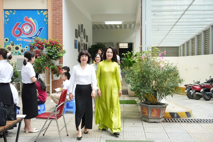 TRƯỜNG THCS NGỌC LÂM TỔ CHỨC LỄ RA MẮT MÔ HÌNH ĐIỂM: “ỨNG DỤNG HIỆU QUẢ TRÍ TUỆ NHÂN TẠO (AI) TRONG QUẢN LÝ VÀ DẠY HỌC”- Ảnh 1.
