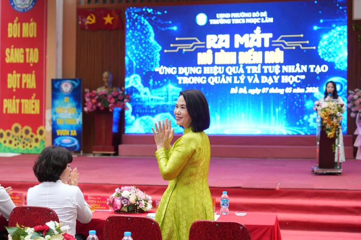 TRƯỜNG THCS NGỌC LÂM TỔ CHỨC LỄ RA MẮT MÔ HÌNH ĐIỂM: “ỨNG DỤNG HIỆU QUẢ TRÍ TUỆ NHÂN TẠO (AI) TRONG QUẢN LÝ VÀ DẠY HỌC”- Ảnh 5.