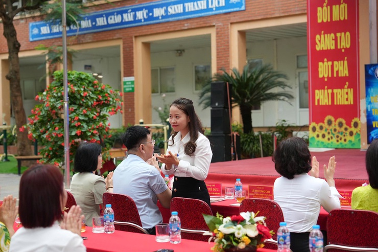 TRƯỜNG THCS NGỌC LÂM TỔ CHỨC LỄ RA MẮT MÔ HÌNH ĐIỂM: “ỨNG DỤNG HIỆU QUẢ TRÍ TUỆ NHÂN TẠO (AI) TRONG QUẢN LÝ VÀ DẠY HỌC”- Ảnh 3.