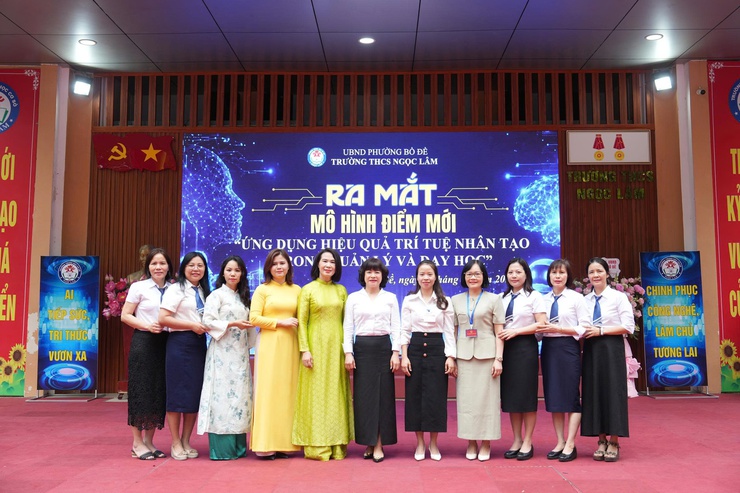 TRƯỜNG THCS NGỌC LÂM TỔ CHỨC LỄ RA MẮT MÔ HÌNH ĐIỂM: “ỨNG DỤNG HIỆU QUẢ TRÍ TUỆ NHÂN TẠO (AI) TRONG QUẢN LÝ VÀ DẠY HỌC”- Ảnh 16.