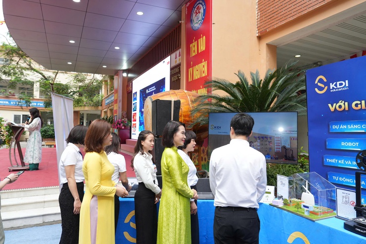 TRƯỜNG THCS NGỌC LÂM TỔ CHỨC LỄ RA MẮT MÔ HÌNH ĐIỂM: “ỨNG DỤNG HIỆU QUẢ TRÍ TUỆ NHÂN TẠO (AI) TRONG QUẢN LÝ VÀ DẠY HỌC”- Ảnh 10.
