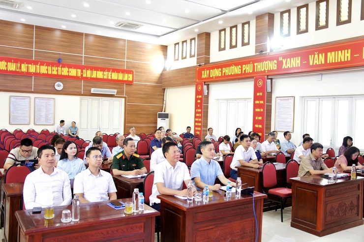 Phường Phú Thượng tham dự Hội nghị triển khai thi hành Luật Thủ đô và giao ban định kỳ giữa Thành ủy – HĐND – UBND – Ủy ban MTTQ Việt Nam Thành phố với cơ sở- Ảnh 1.