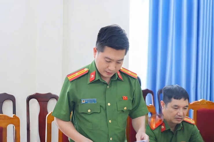 Công an xã Phú Nghĩa tham dự tọa đàm nâng cao vai trò Công an cấp xã trong giải quyết “điểm nghẽn” của Thành phố trên địa bàn- Ảnh 3.