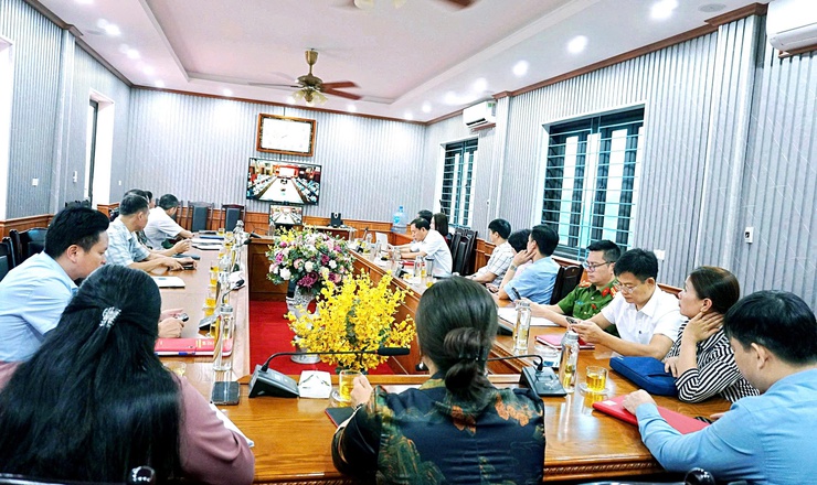 Xã Hòa Phú: Tham dự Hội nghị trực tuyến triển khai thi hành Luật Thủ đô năm 2026 và tổ chức giao ban định kỳ giữa Thành uỷ - HĐND - UBND - Uỷ ban MTTQ Việt Nam Thành phố với cơ sở- Ảnh 3.