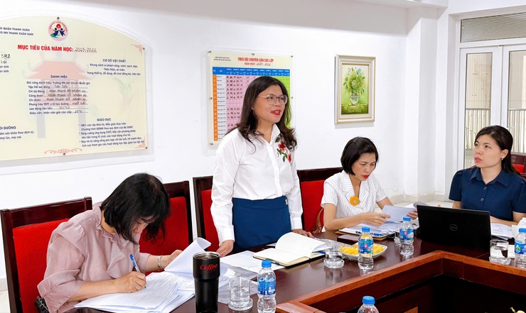 Đoàn giám sát của HĐND Phường giám sát tại Trường Mầm non Thanh Xuân Nam- Ảnh 4.