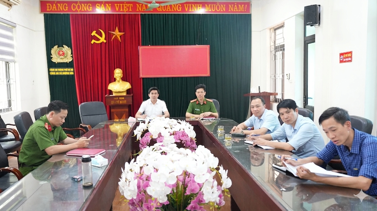 Hội nghị giao ban đánh giá tiến độ thực hiện công tác giải quyết điểm nghẽn trật tự đô thị, an toàn giao thông trên địa bàn thành phố Hà Nội - Ảnh 1.