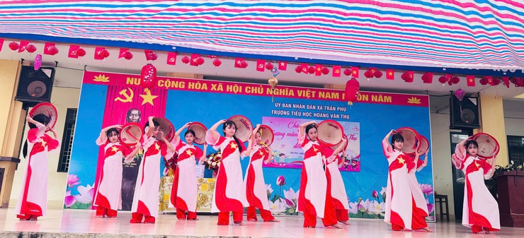 Trường Tiểu học Hoàng Văn Thụ phối hợp với Trường Mầm non Hoàng Văn Thụ tổ chức chương trình chào đón các em học sinh 5 tuổi- Ảnh 10.