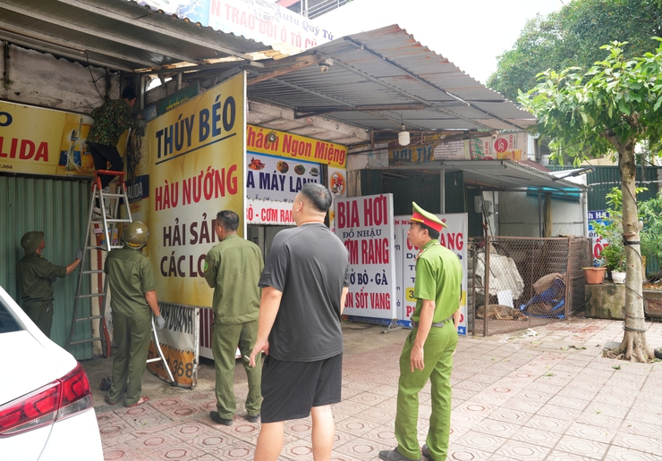 BCĐ 197 PHƯỜNG SƠN TÂY RA QUÂN ĐẢM BẢO TRẬT TỰ ĐÔ THỊ TẠI NHIỀU TUYẾN PHỐ TRÊN ĐỊA BÀN- Ảnh 10.