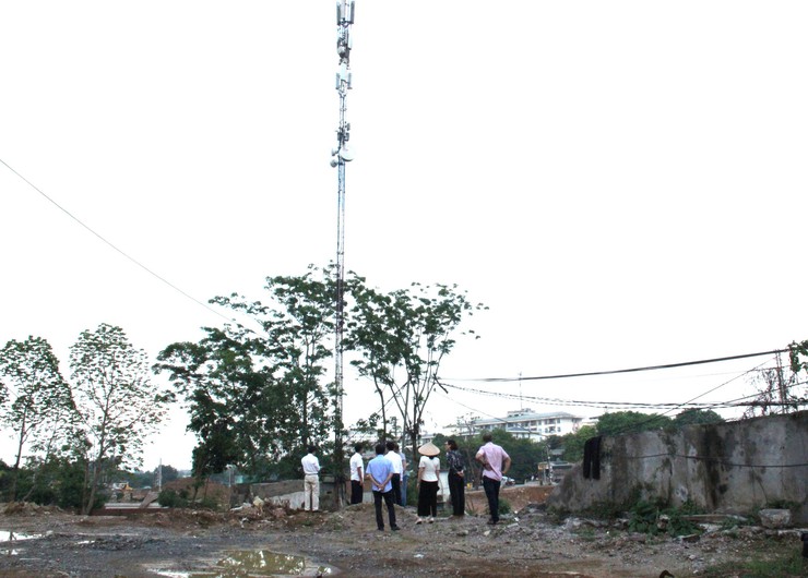 Hòa Lạc kiểm tra thực địa, quyết tâm hoàn thành GPMB tuyến Đại lộ Thăng Long trước ngày 10/5- Ảnh 4.