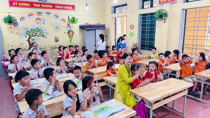Trường Tiểu học Hoàng Văn Thụ phối hợp với Trường Mầm non Hoàng Văn Thụ tổ chức chương trình chào đón các em học sinh 5 tuổi- Ảnh 2.