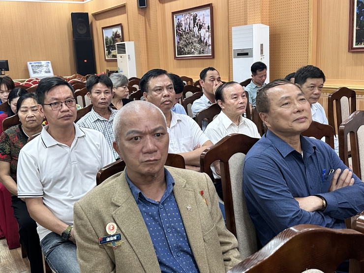 Đảng bộ xã Đại Thanh trao tặng, truy tặng 58 Huy hiệu Đảng đợt 19/5/2026.- Ảnh 11.