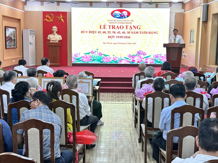 Đảng bộ xã Đại Thanh trao tặng, truy tặng 58 Huy hiệu Đảng đợt 19/5/2026.- Ảnh 14.