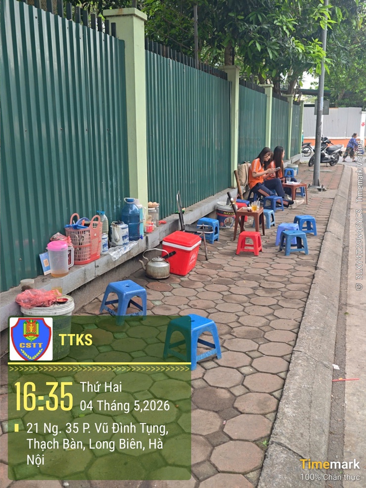 Long Biên tăng cường xử lý vi phạm trật tự đô thị qua hình ảnh- Ảnh 1.