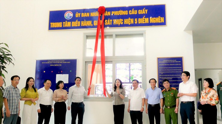 PHƯỜNG CẦU GIẤY: RA MẮT TRUNG TÂM ĐIỀU HÀNH, GIÁM SÁT THỰC HIỆN “5 ĐIỂM NGHẼN” - Ảnh 4.