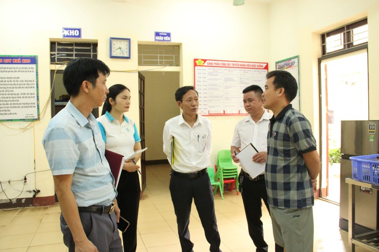 Ban Văn hóa – Xã hội HĐND xã Hòa Lạc giám sát trực tiếp bữa ăn bán trú tại các trường học- Ảnh 5.