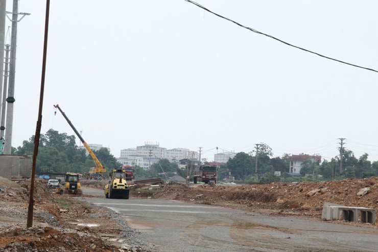 Hòa Lạc kiểm tra thực địa, quyết tâm hoàn thành GPMB tuyến Đại lộ Thăng Long trước ngày 10/5- Ảnh 7.