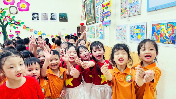 Trường Tiểu học Hoàng Văn Thụ phối hợp với Trường Mầm non Hoàng Văn Thụ tổ chức chương trình chào đón các em học sinh 5 tuổi- Ảnh 4.