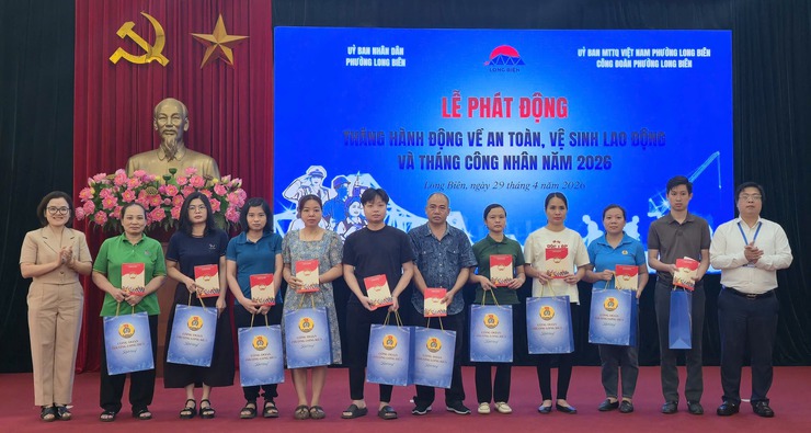 Công đoàn phường Long Biên làm tốt công tác an sinh, chăm lo cho người lao động trong Tháng công nhân năm 2026- Ảnh 1.