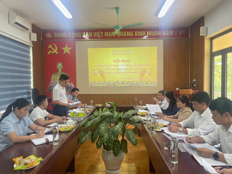 Ban Xây dựng Đảng xã kiểm tra nghiệp vụ đảng viên và việc triển khai Chỉ thị số 50-CT/TW của Ban Bí thư tại Chi bộ TYT xã- Ảnh 1.
