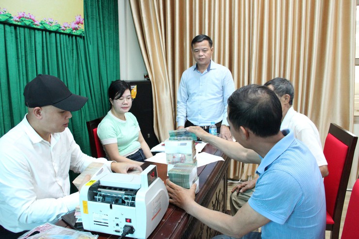 Xã Hòa Lạc chi trả hơn 22,6 tỷ đồng bồi thường, hỗ trợ GPMB cho các hộ dân- Ảnh 1.