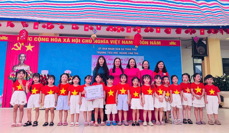Trường Tiểu học Hoàng Văn Thụ phối hợp với Trường Mầm non Hoàng Văn Thụ tổ chức chương trình chào đón các em học sinh 5 tuổi- Ảnh 7.
