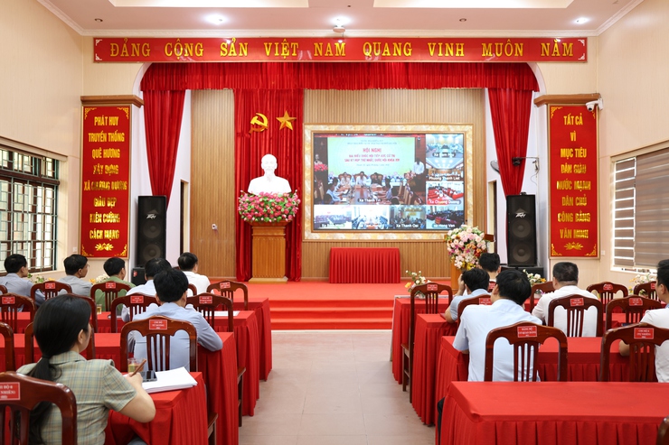 Cử tri xã Chương Dương kiến nghị nâng mức giá thu hồi đất nông nghiệp phục vụ dự án Khu Công nghiệp Phú Hà với đại biểu Quốc hội- Ảnh 1.