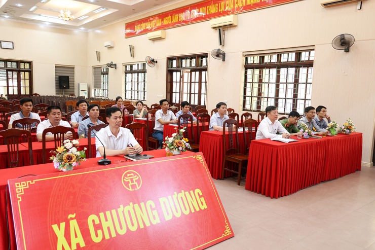 Cử tri xã Chương Dương kiến nghị nâng mức giá thu hồi đất nông nghiệp phục vụ dự án Khu Công nghiệp Phú Hà với đại biểu Quốc hội- Ảnh 2.