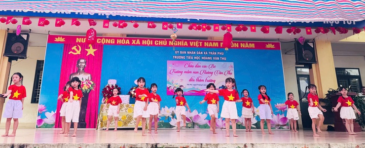 Trường Tiểu học Hoàng Văn Thụ phối hợp với Trường Mầm non Hoàng Văn Thụ tổ chức chương trình chào đón các em học sinh 5 tuổi- Ảnh 9.