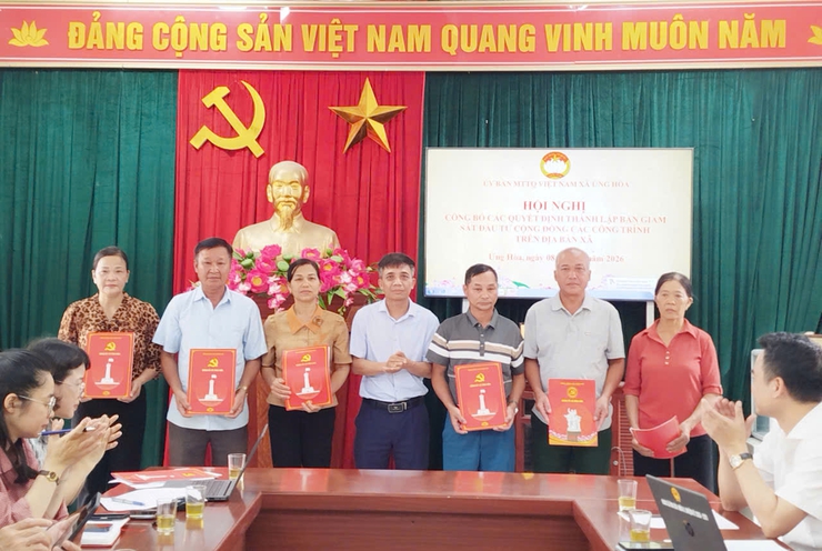 Ủy ban MTTQ Việt Nam xã Ứng Hòa công bố quyết định thành lập Ban Giám sát đầu tư của cộng đồng các công trình trên địa bàn.- Ảnh 2.