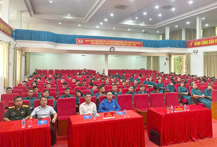 Ban Chỉ huy Quân sự phường Tùng Thiện tổ chức khai mạc huấn luyện dân quân tự vệ năm 2026- Ảnh 1.
