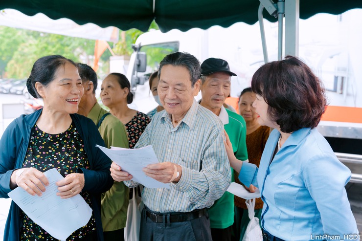PHƯỜNG BỒ ĐỀ ỨNG DỤNG CHUYỂN ĐỔI SỐ MẠNH MẼ TRONG HOẠT ĐỘNG TỔ CHỨC KHÁM SỨC KHỎE TOÀN DÂN MIỄN PHÍ ĐỢT 2 NĂM 2026  - Ảnh 2.