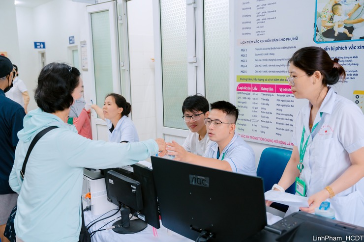 PHƯỜNG BỒ ĐỀ ỨNG DỤNG CHUYỂN ĐỔI SỐ MẠNH MẼ TRONG HOẠT ĐỘNG TỔ CHỨC KHÁM SỨC KHỎE TOÀN DÂN MIỄN PHÍ ĐỢT 2 NĂM 2026  - Ảnh 12.