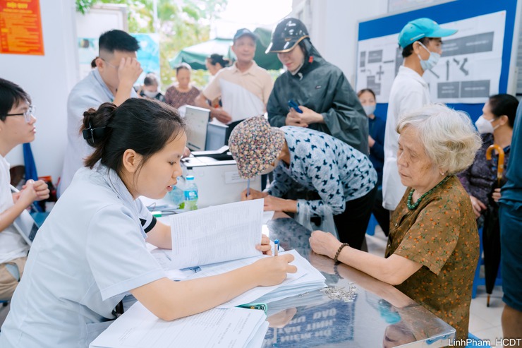 PHƯỜNG BỒ ĐỀ ỨNG DỤNG CHUYỂN ĐỔI SỐ MẠNH MẼ TRONG HOẠT ĐỘNG TỔ CHỨC KHÁM SỨC KHỎE TOÀN DÂN MIỄN PHÍ ĐỢT 2 NĂM 2026  - Ảnh 14.