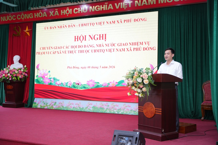 Hội nghị công bố Quyết định về việc chuyển giao các hội do Đảng, Nhà nước giao nhiệm vụ về trực thuộc Ủy ban MTTQ Việt Nam xã Phù Đổng.- Ảnh 4.