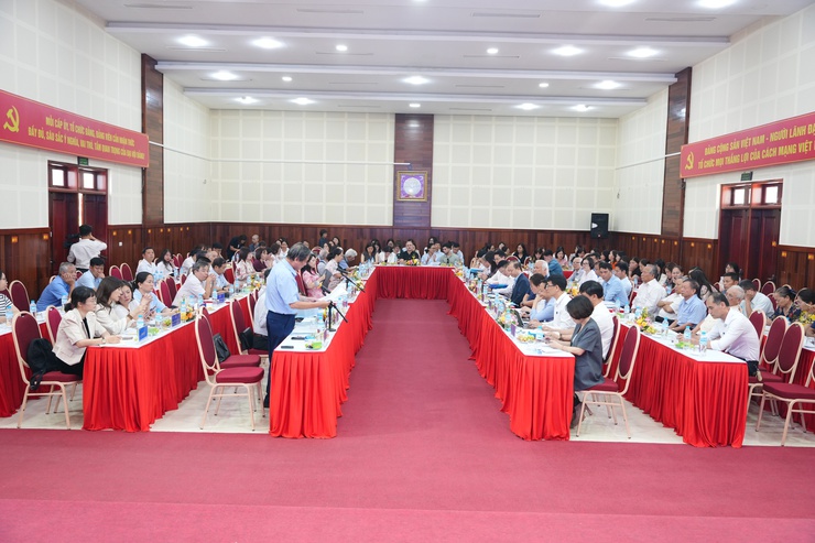 Xã Phù Đổng tổ chức Hội thảo khoa học về bảo vệ, phát huy giá trị di sản văn hóa Lễ hội Gióng và Di tích Quốc gia đặc biệt đền Phù Đổng. - Ảnh 5.