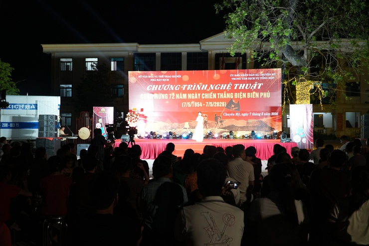 Chuyên Mỹ sôi nổi đêm nghệ thuật chào mừng kỷ niệm 72 năm Chiến thắng Điện Biên Phủ (7/5/1954 - 7/5/2026) - Ảnh 6.