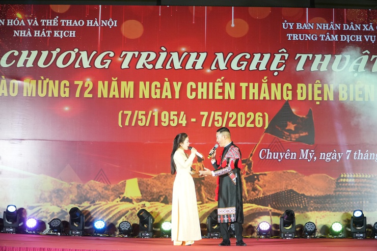Chuyên Mỹ sôi nổi đêm nghệ thuật chào mừng kỷ niệm 72 năm Chiến thắng Điện Biên Phủ (7/5/1954 - 7/5/2026) - Ảnh 3.